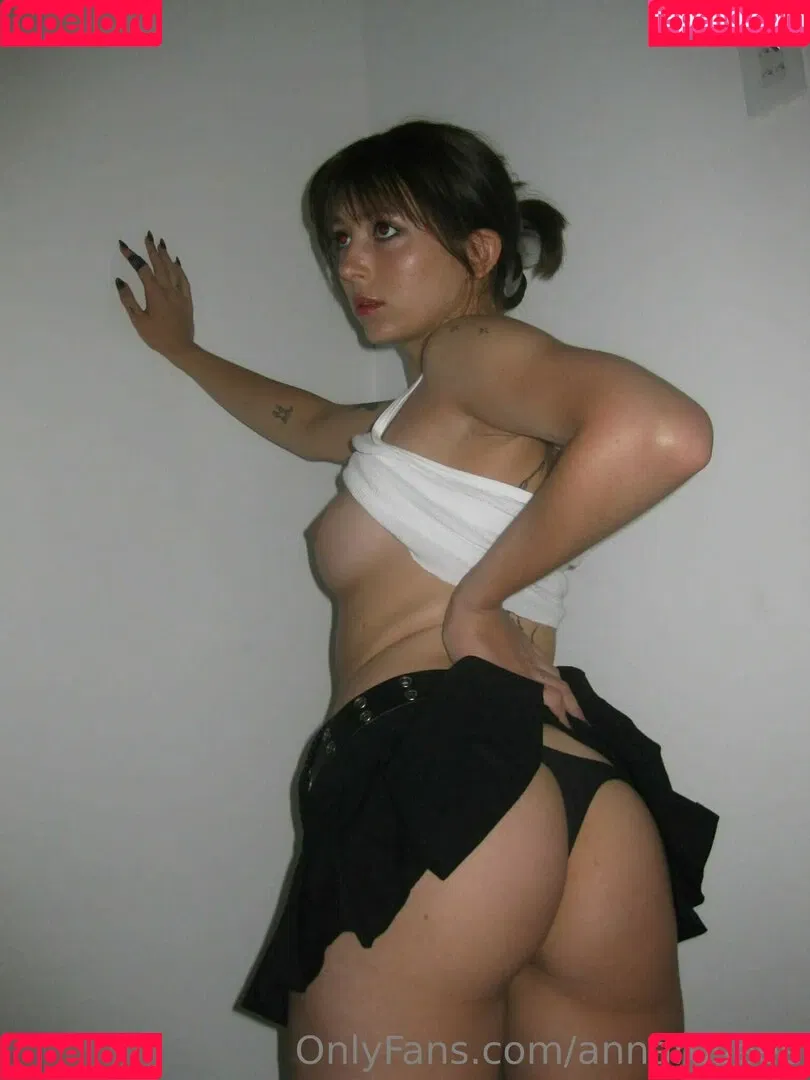annaroseee Onlyfans Photo Gallery 