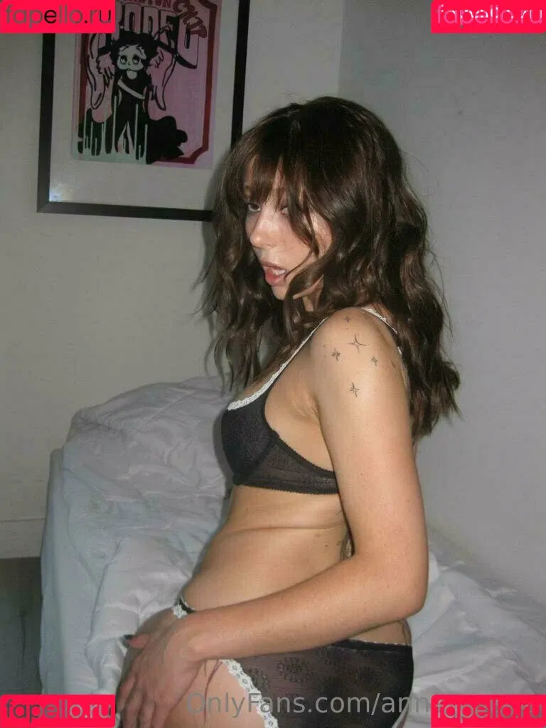 annaroseee Onlyfans Photo Gallery 