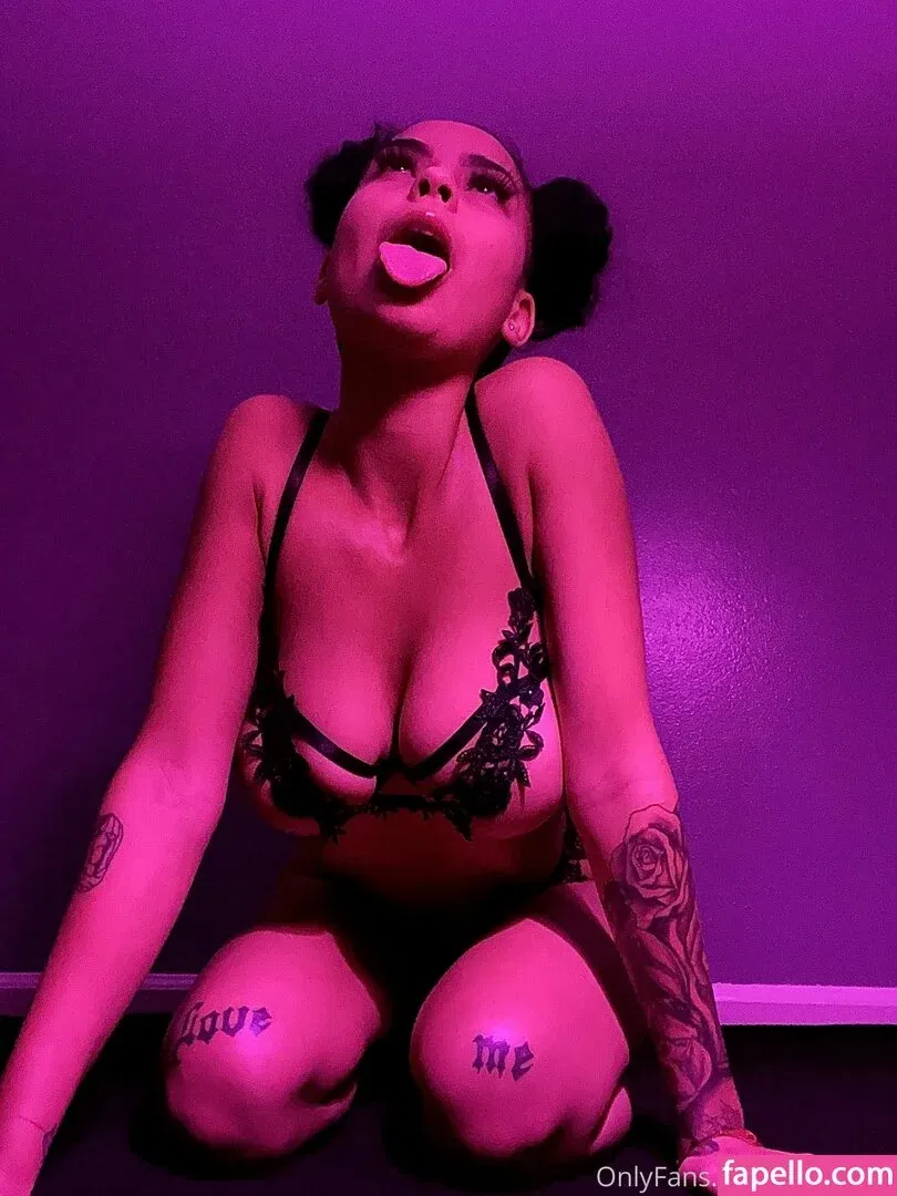 nadia999 Onlyfans Photo Gallery 