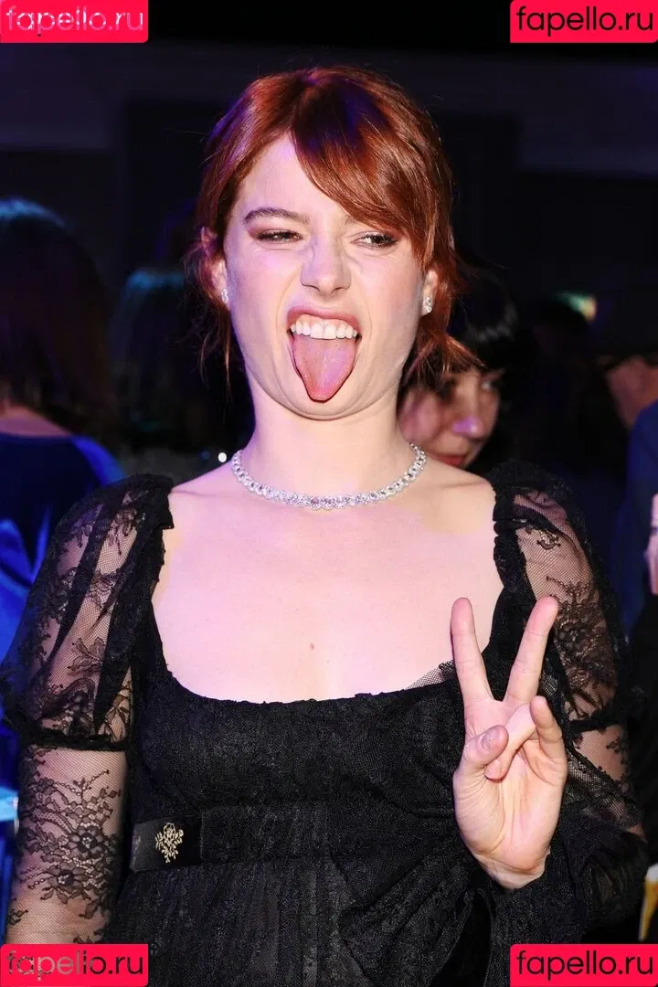 Jessie Buckley Onlyfans Photo Gallery 