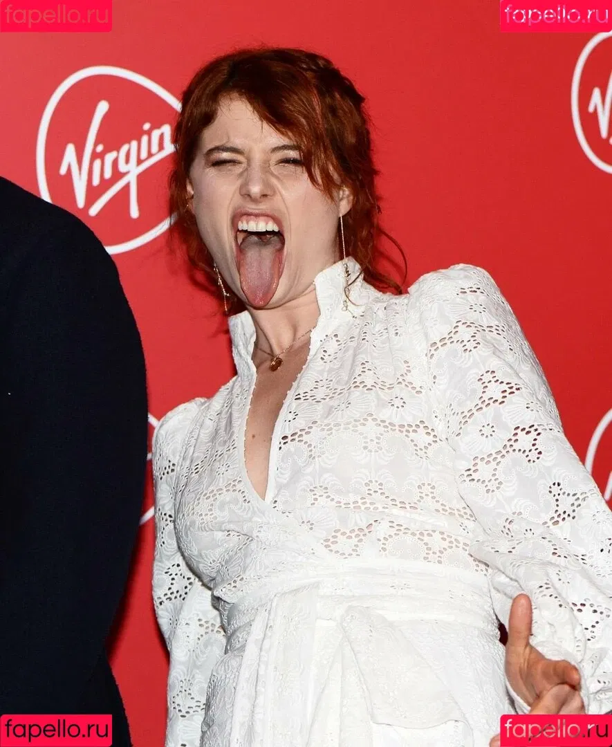 Jessie Buckley Onlyfans Photo Gallery 