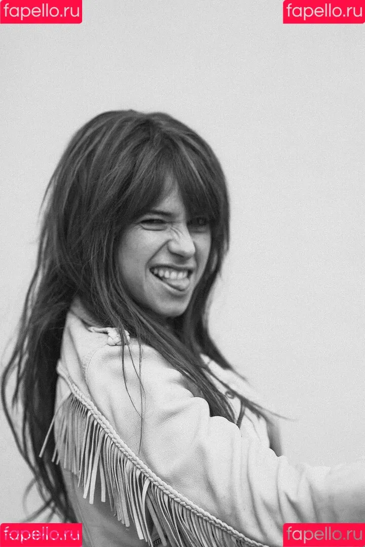 Jessie Buckley Onlyfans Photo Gallery 