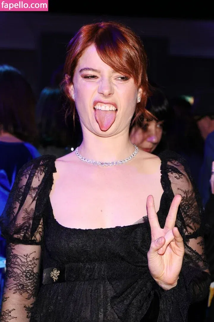 Jessie Buckley Onlyfans Photo Gallery 