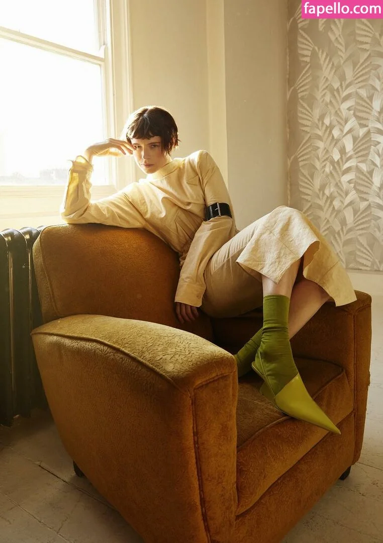 Jessie Buckley Onlyfans Photo Gallery 