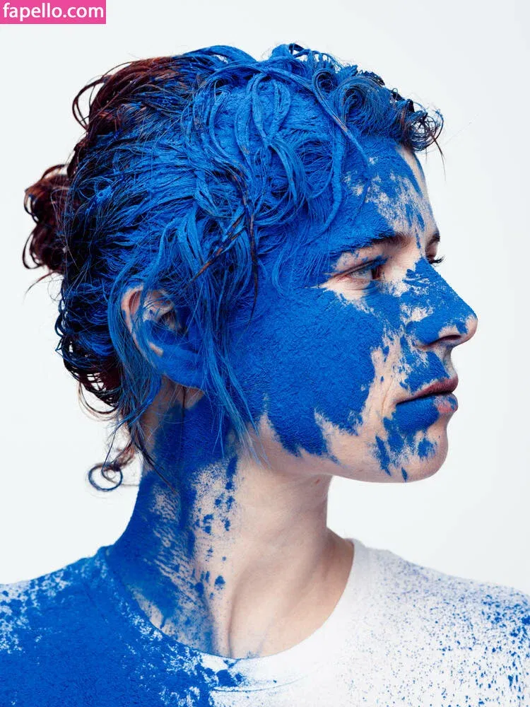 Jessie Buckley Onlyfans Photo Gallery 