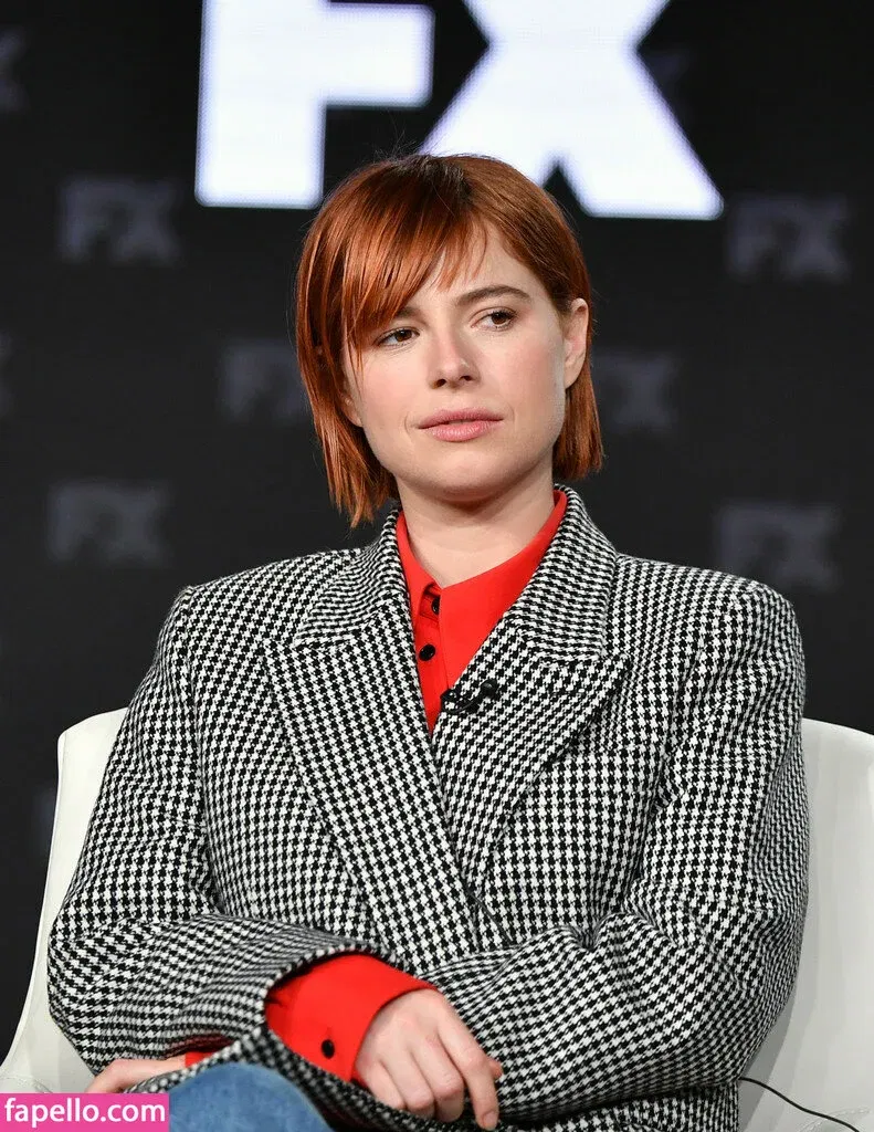 Jessie Buckley Onlyfans Photo Gallery 