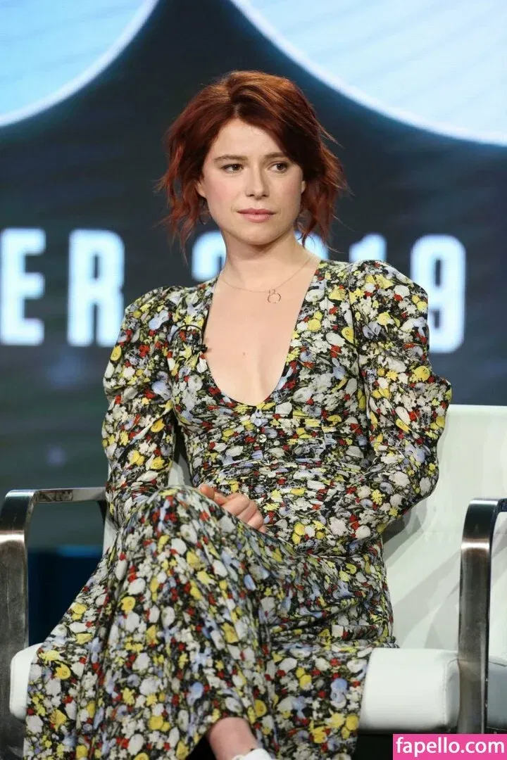 Jessie Buckley Onlyfans Photo Gallery 