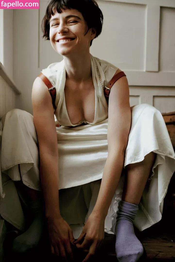 Jessie Buckley Onlyfans Photo Gallery 