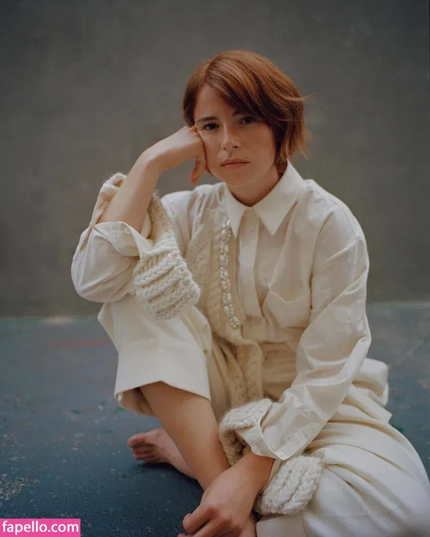Jessie Buckley Onlyfans Photo Gallery 