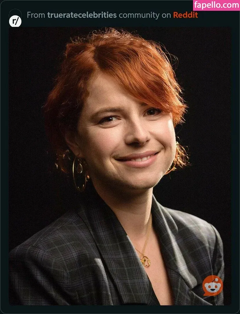 Jessie Buckley Onlyfans Photo Gallery 
