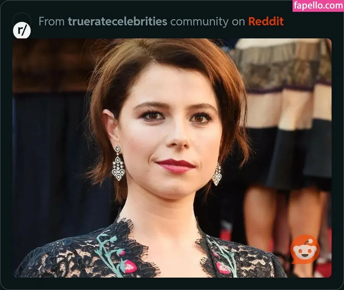 Jessie Buckley Onlyfans Photo Gallery 