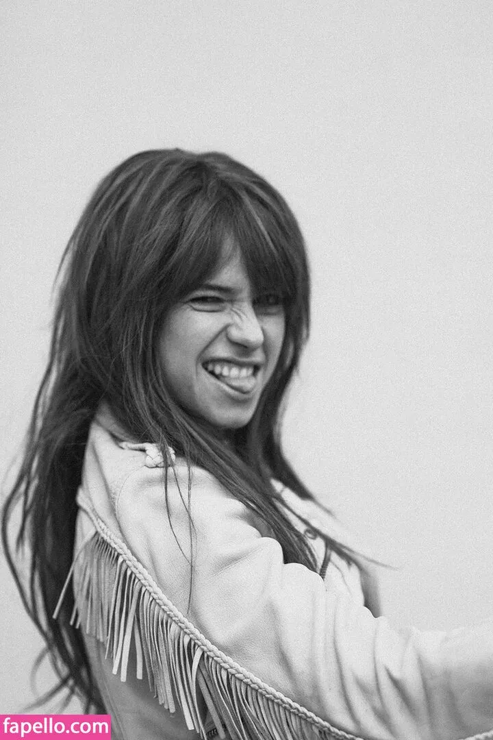 Jessie Buckley Onlyfans Photo Gallery 