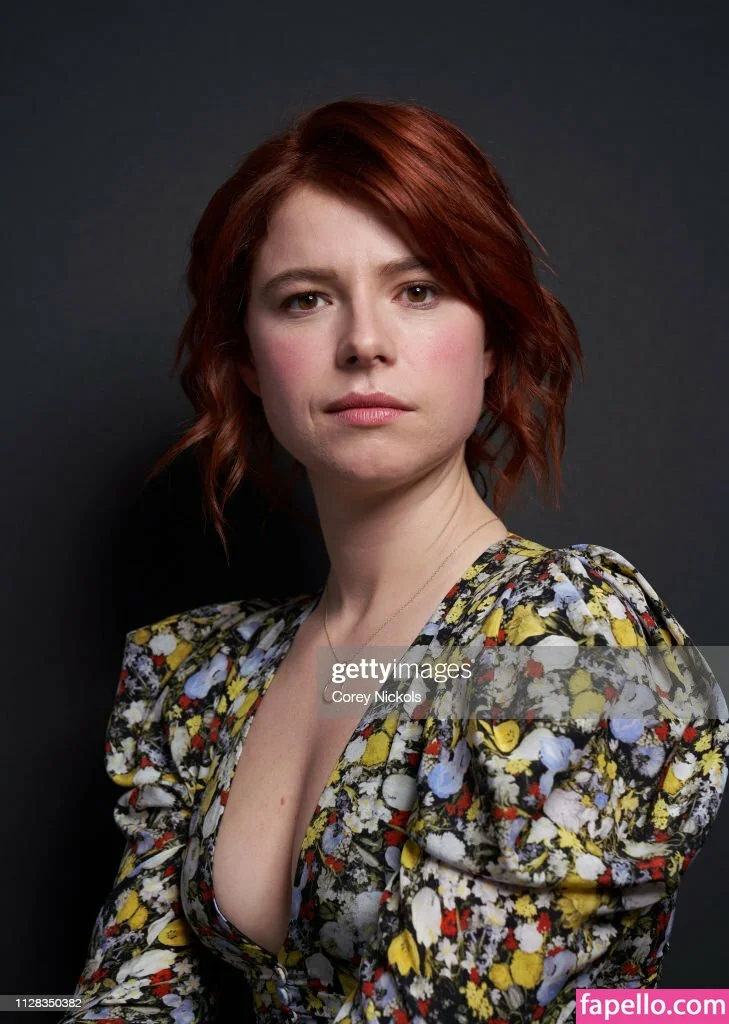 Jessie Buckley Onlyfans Photo Gallery 
