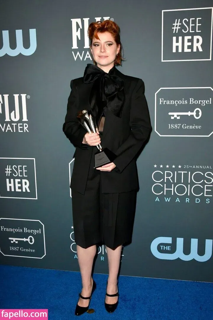 Jessie Buckley Onlyfans Photo Gallery 