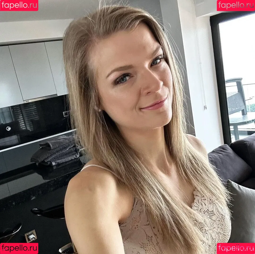 Sintica Onlyfans Photo Gallery 