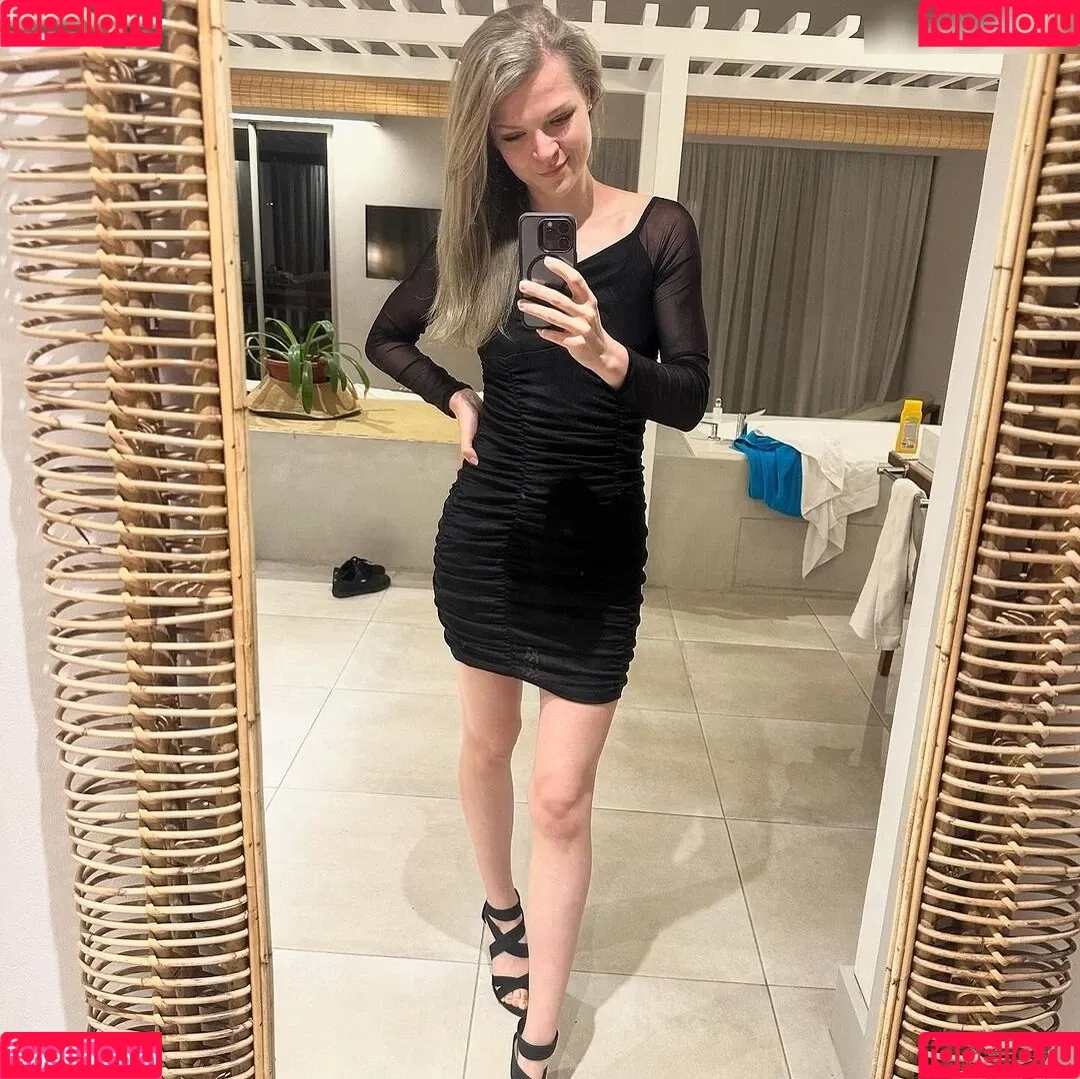 Sintica Onlyfans Photo Gallery 