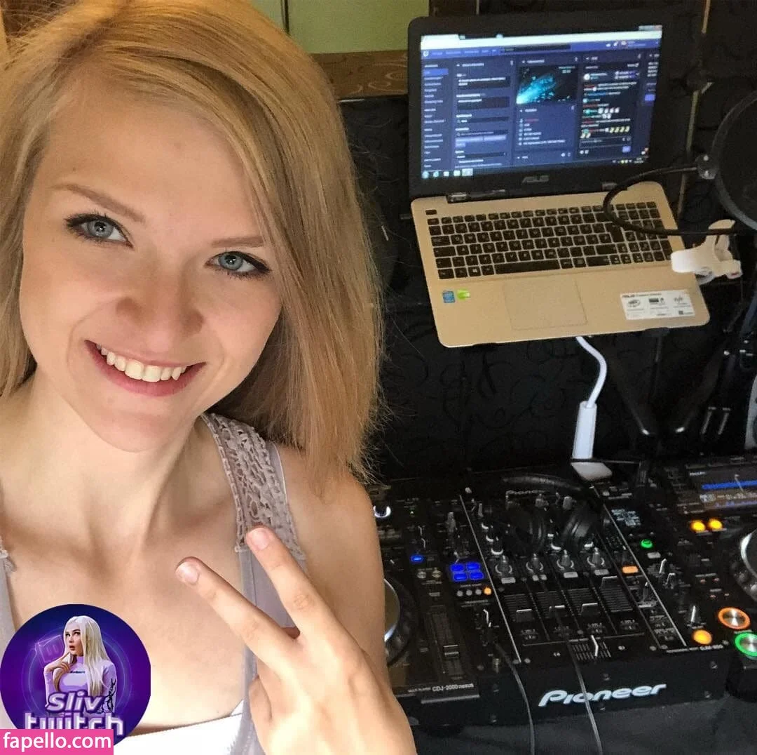 Sintica Onlyfans Photo Gallery 