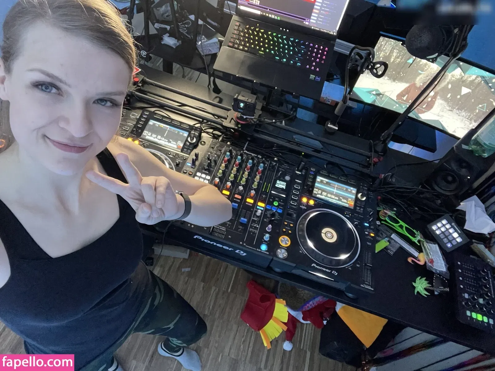 Sintica Onlyfans Photo Gallery 