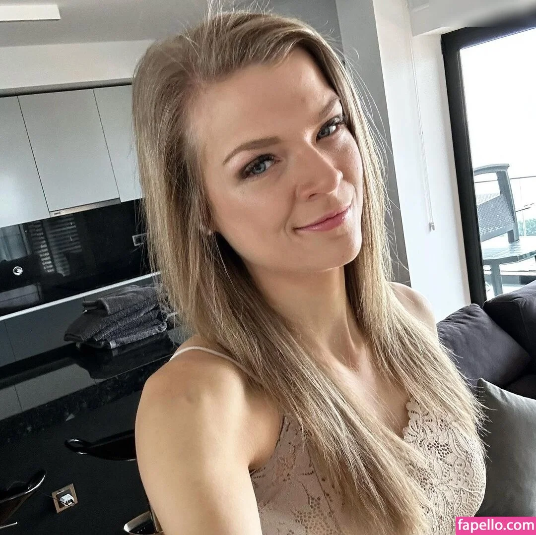 Sintica Onlyfans Photo Gallery 