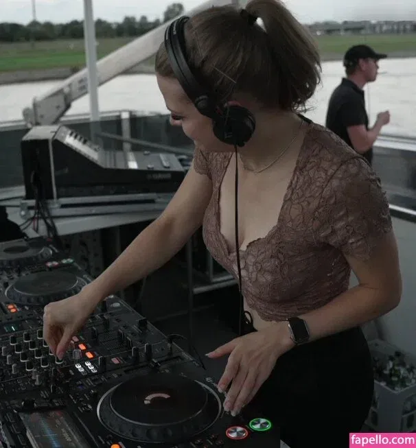 Sintica Onlyfans Photo Gallery 