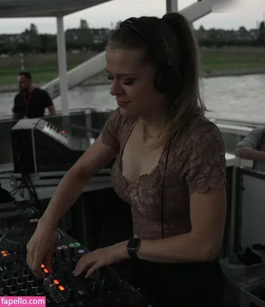 Sintica Onlyfans Photo Gallery 