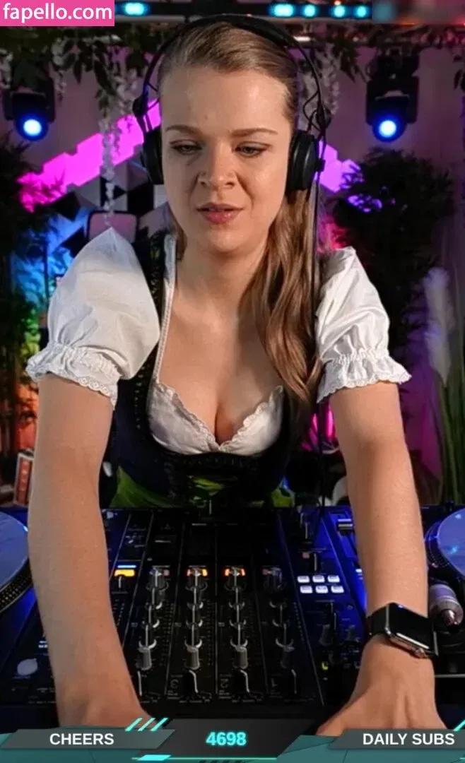 Sintica Onlyfans Photo Gallery 