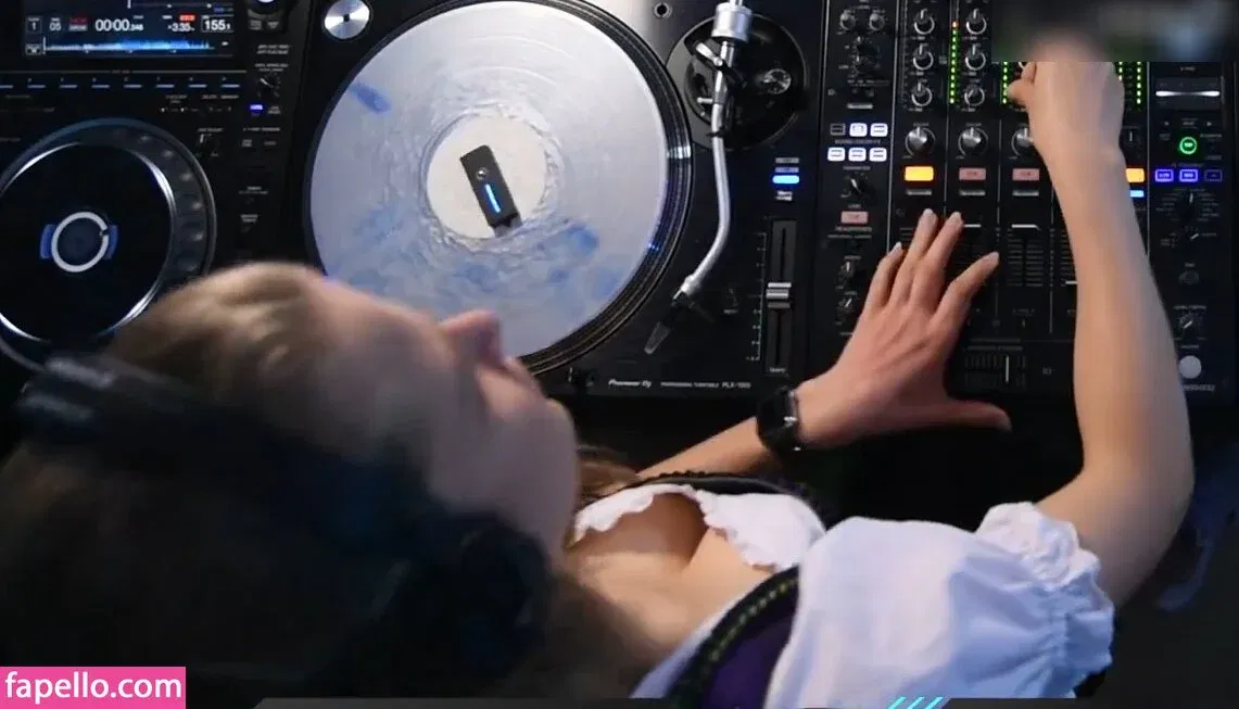 Sintica Onlyfans Photo Gallery 