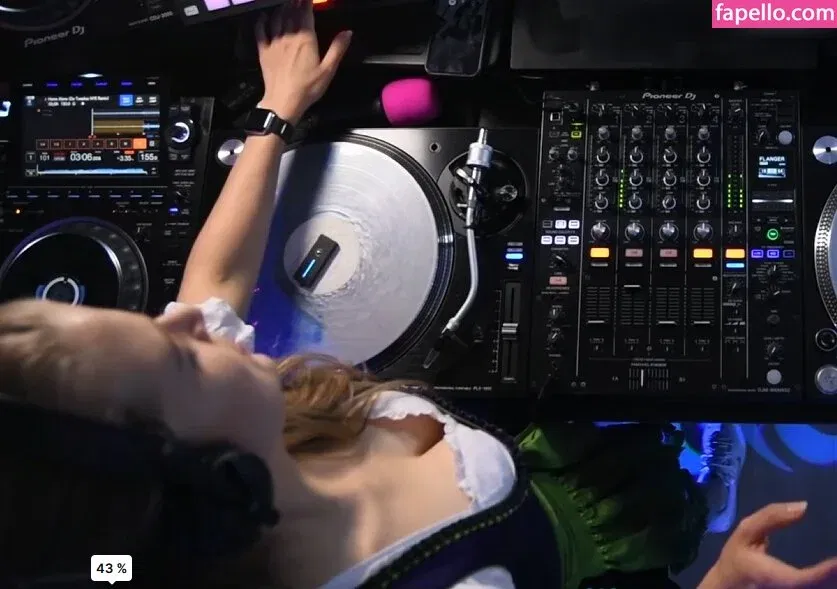 Sintica Onlyfans Photo Gallery 