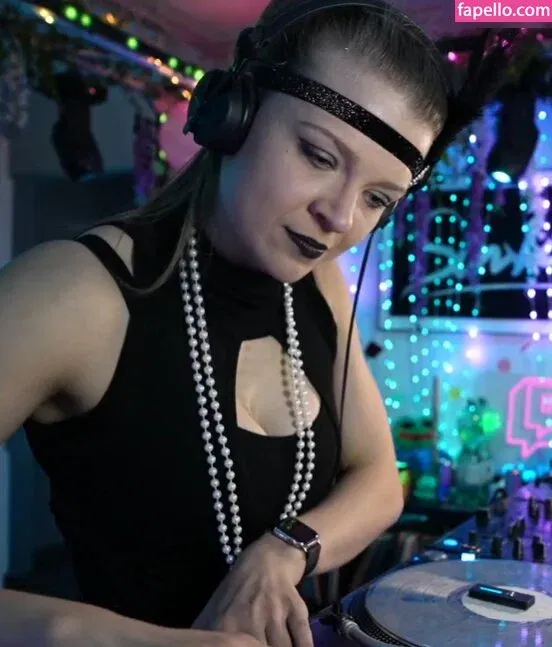 Sintica Onlyfans Photo Gallery 