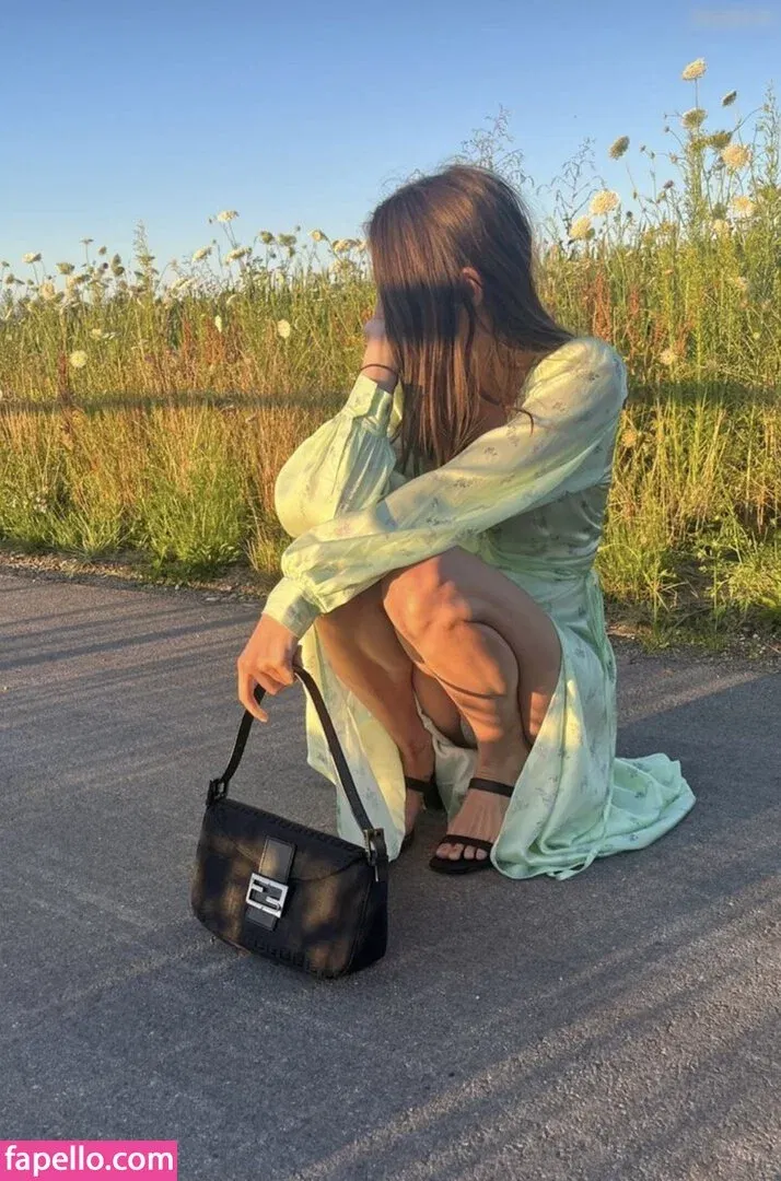 Upskirt - Candids Onlyfans Photo Gallery 