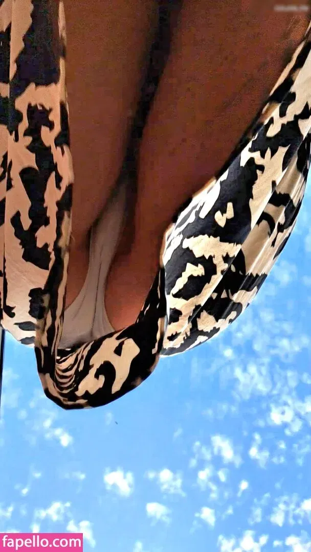 Upskirt - Candids Onlyfans Photo Gallery 