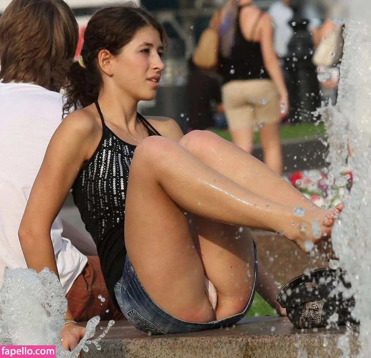 Upskirt - Candids Onlyfans Photo Gallery 