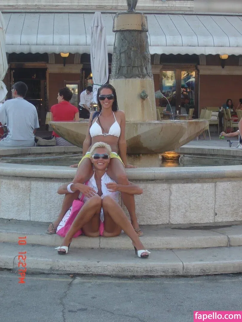 Upskirt - Candids Onlyfans Photo Gallery 