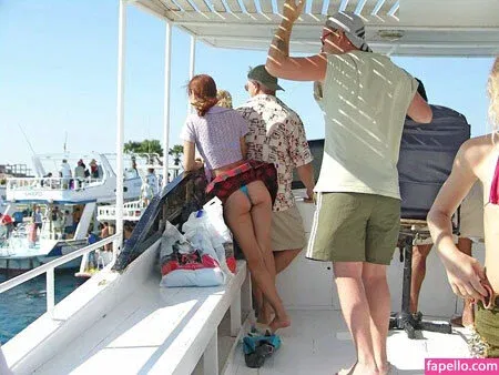 Upskirt - Candids Onlyfans Photo Gallery 