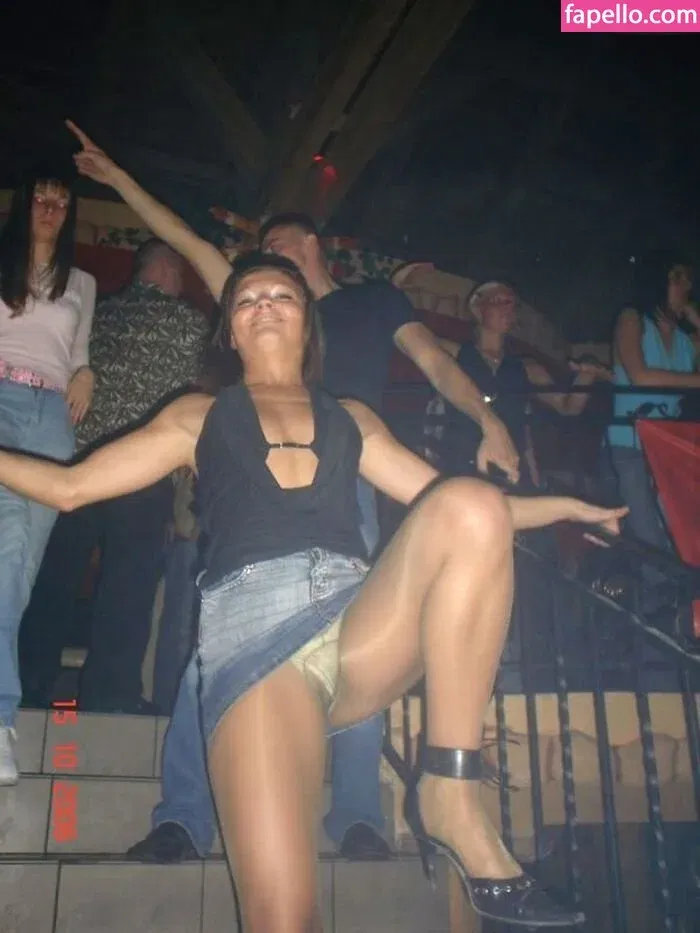 Upskirt - Candids Onlyfans Photo Gallery 