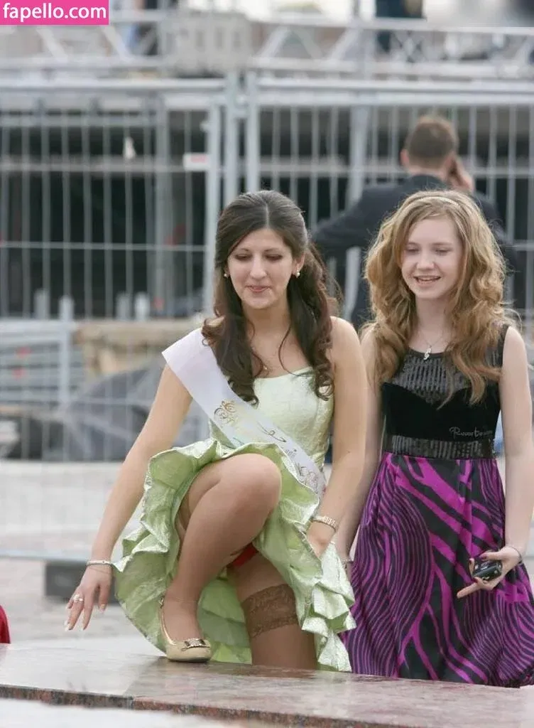 Upskirt - Candids Onlyfans Photo Gallery 