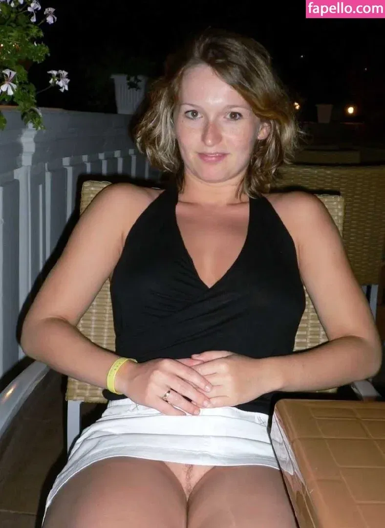 Upskirt - Candids Onlyfans Photo Gallery 