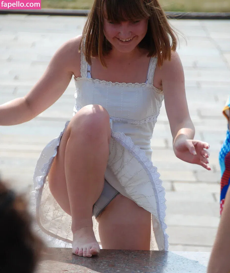 Upskirt - Candids Onlyfans Photo Gallery 