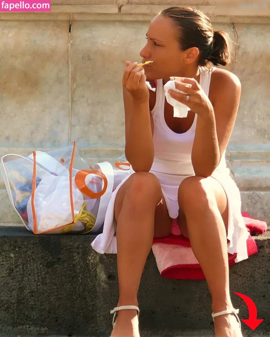 Upskirt - Candids Onlyfans Photo Gallery 