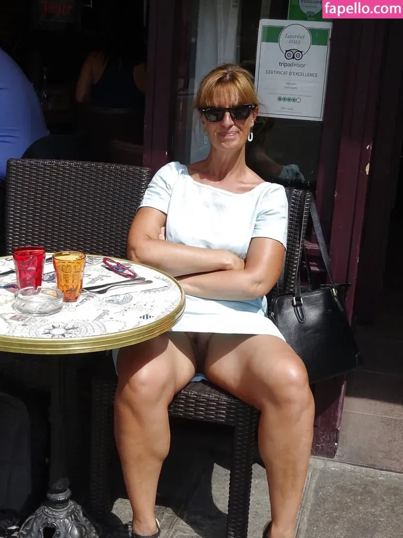 Upskirt - Candids Onlyfans Photo Gallery 