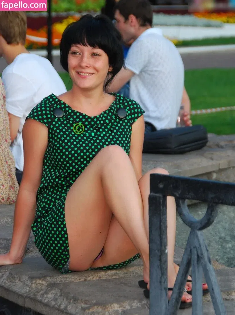 Upskirt - Candids Onlyfans Photo Gallery 