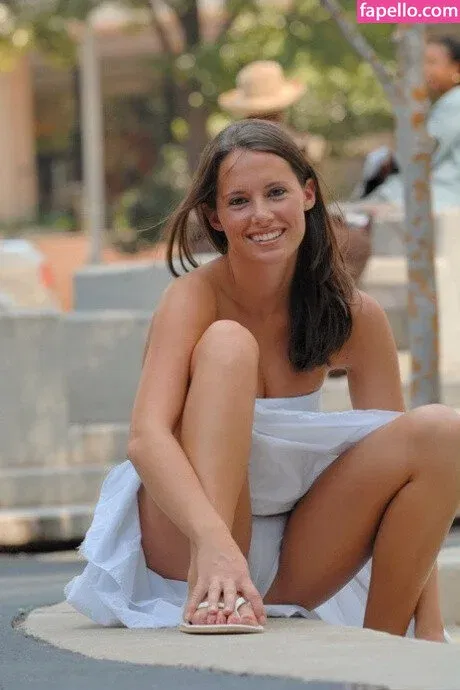 Upskirt - Candids Onlyfans Photo Gallery 