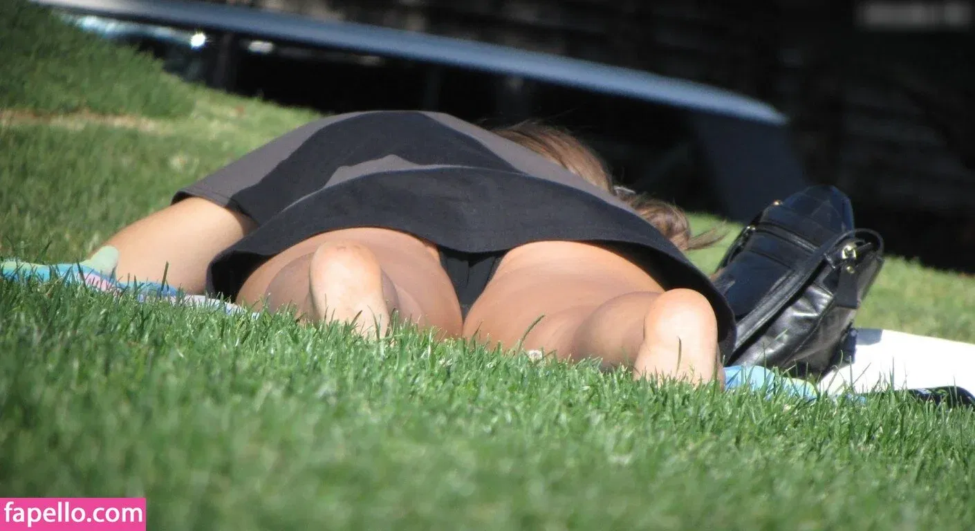 Upskirt - Candids Onlyfans Photo Gallery 