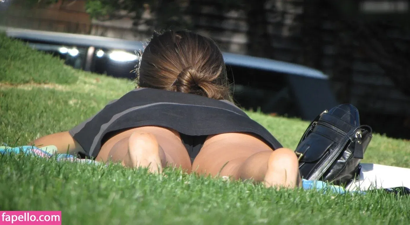 Upskirt - Candids Onlyfans Photo Gallery 