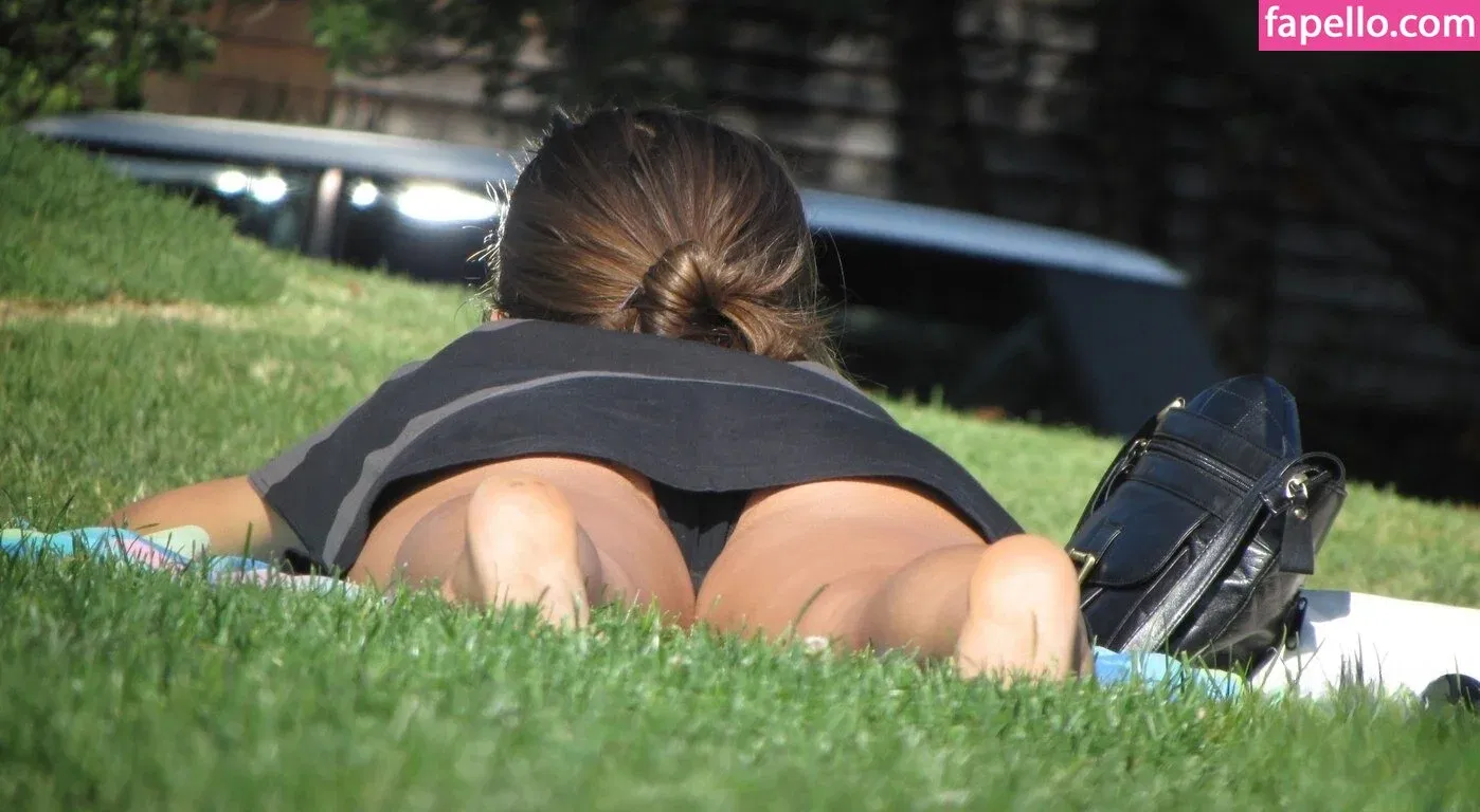 Upskirt - Candids Onlyfans Photo Gallery 