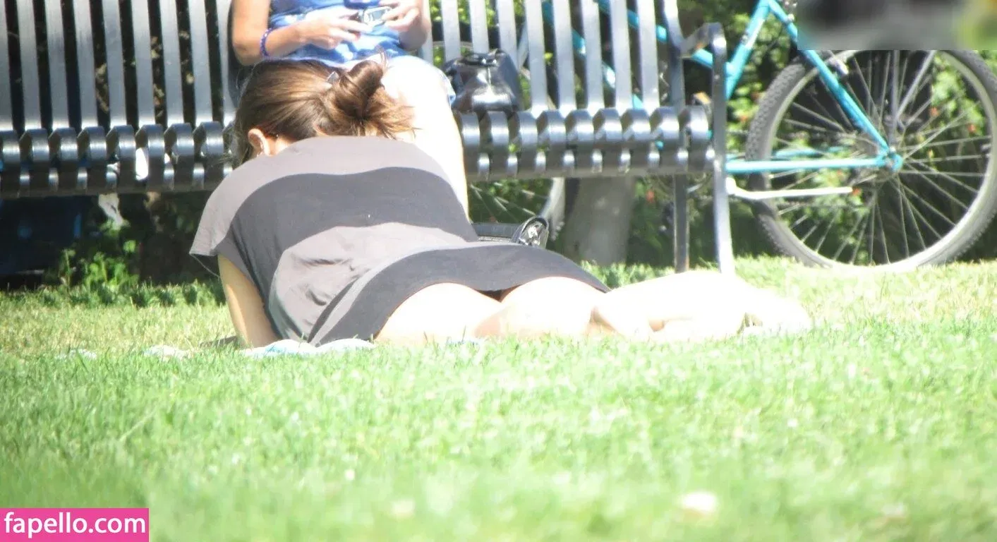 Upskirt - Candids Onlyfans Photo Gallery 