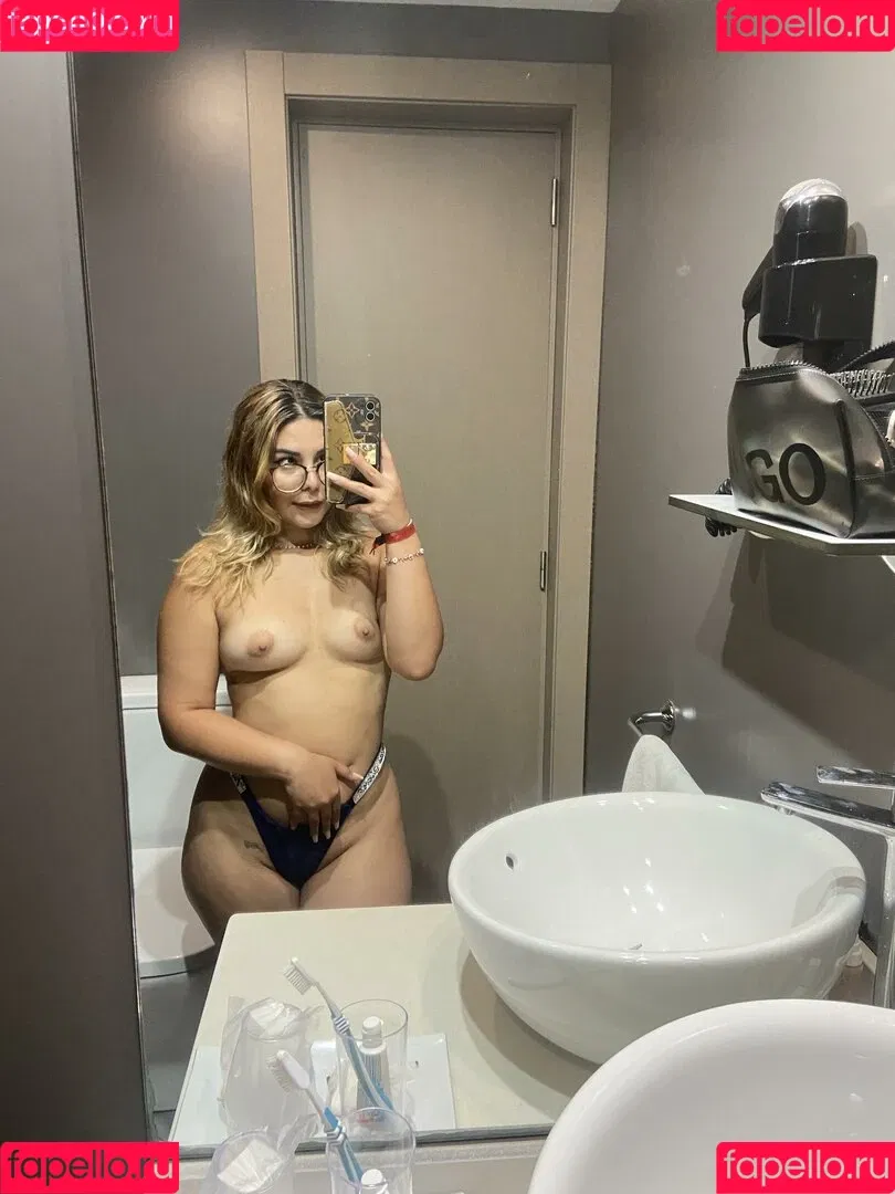 Nurse Leaa Onlyfans Photo Gallery 