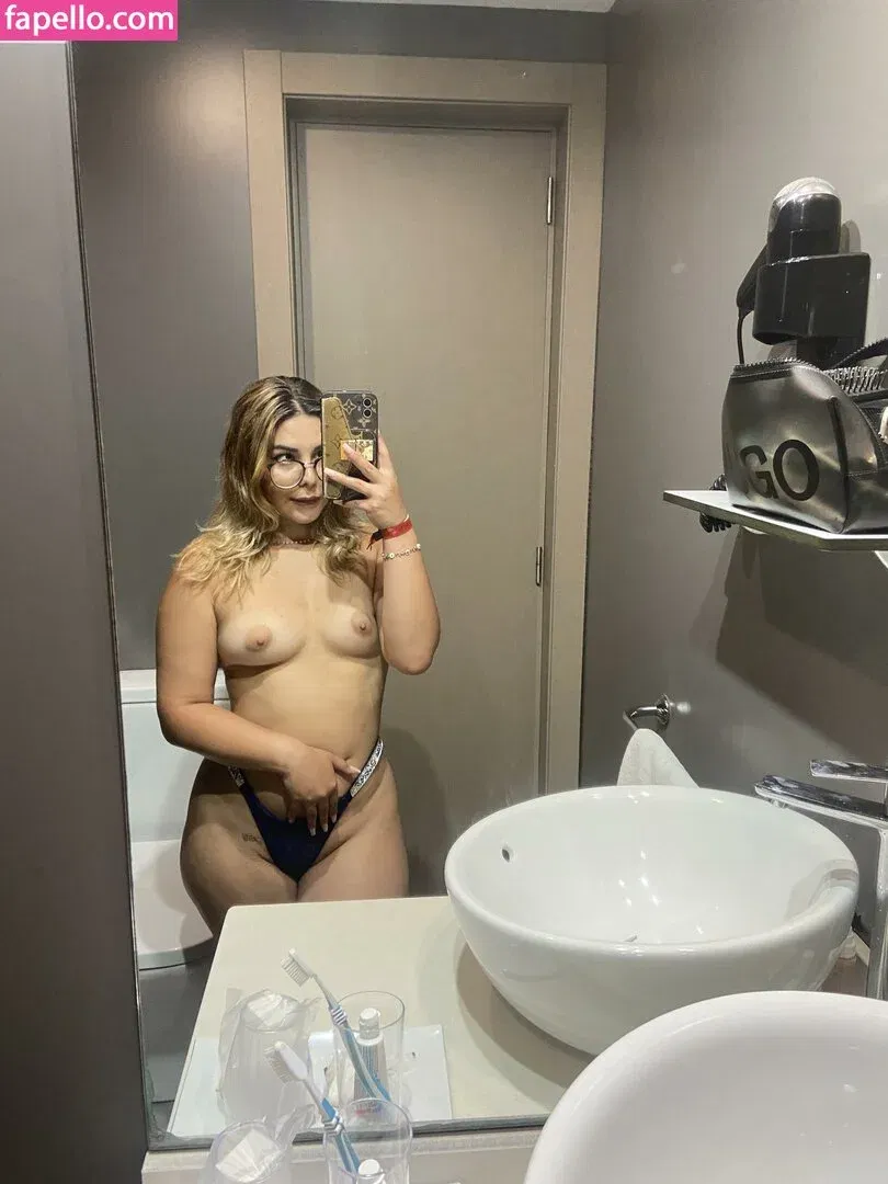 Nurse Leaa Onlyfans Photo Gallery 