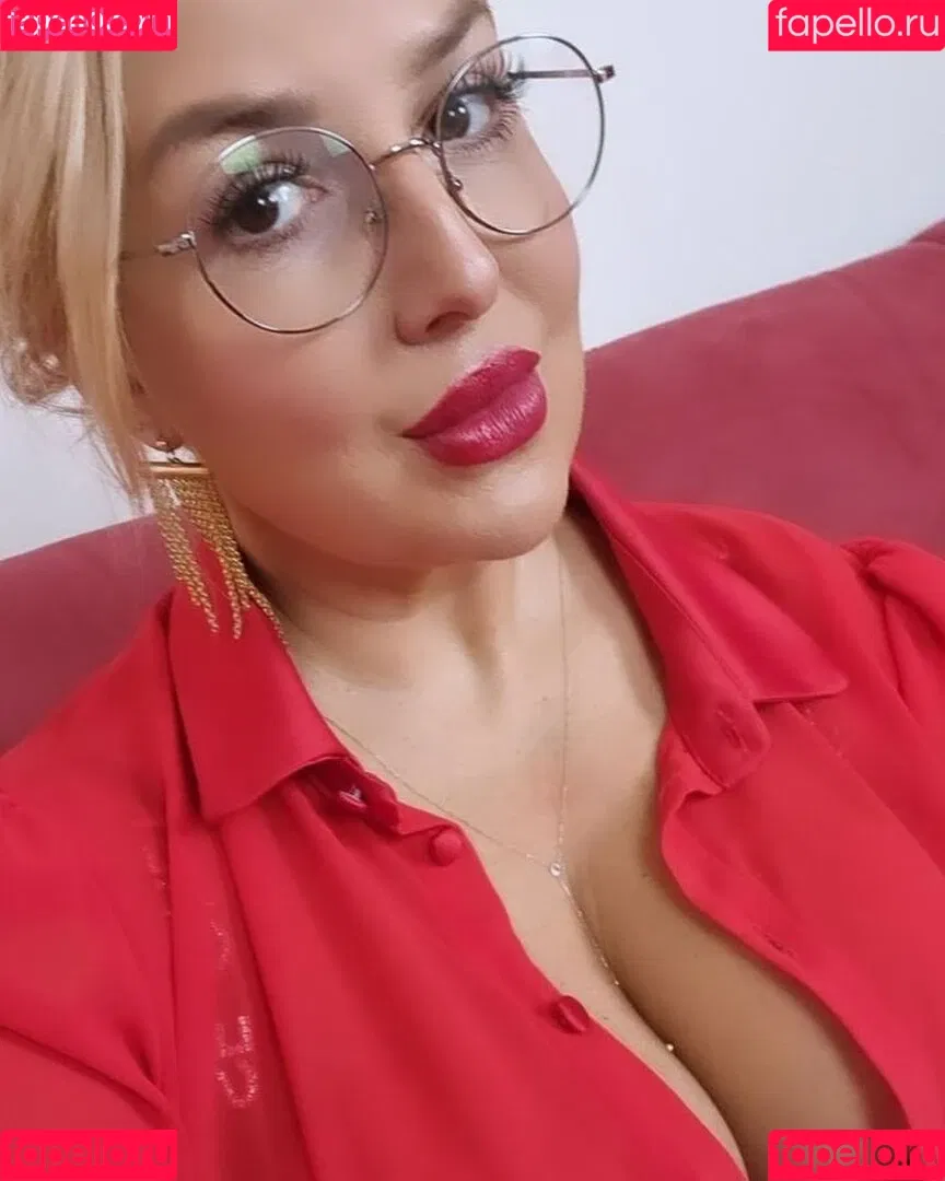 MariaRichi Onlyfans Photo Gallery 