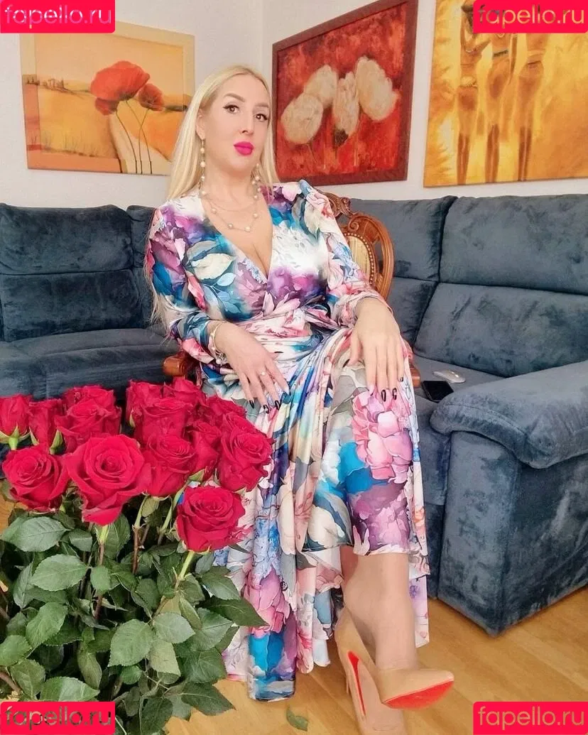 MariaRichi Onlyfans Photo Gallery 